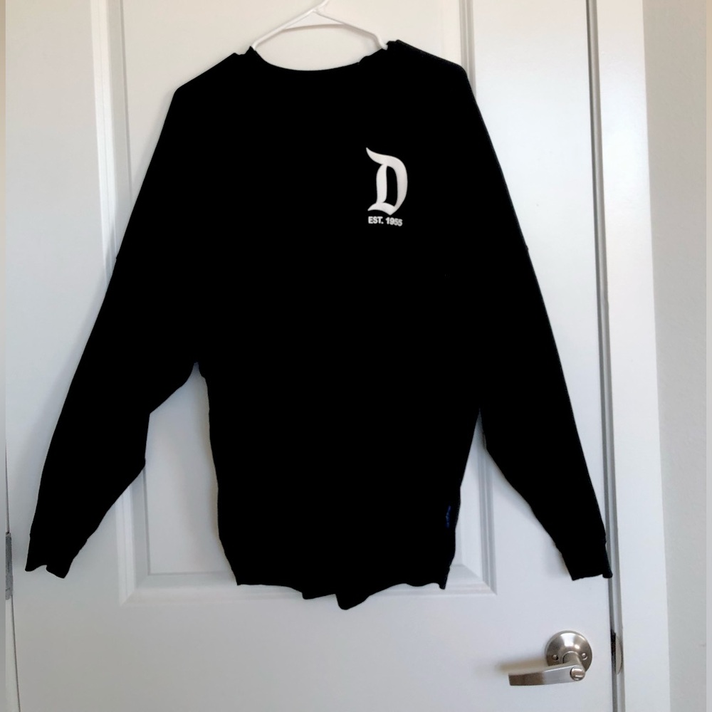 Oversized Disneyland sweater size Small